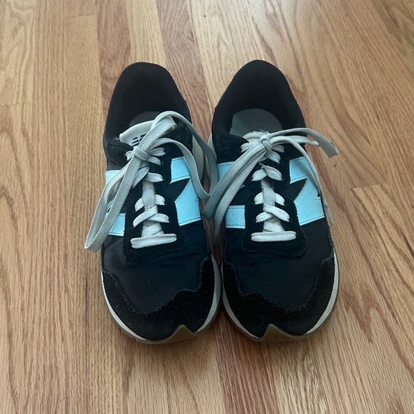 New Balance Black and Light Blue Women's Sneakers - Picture 5 of 7